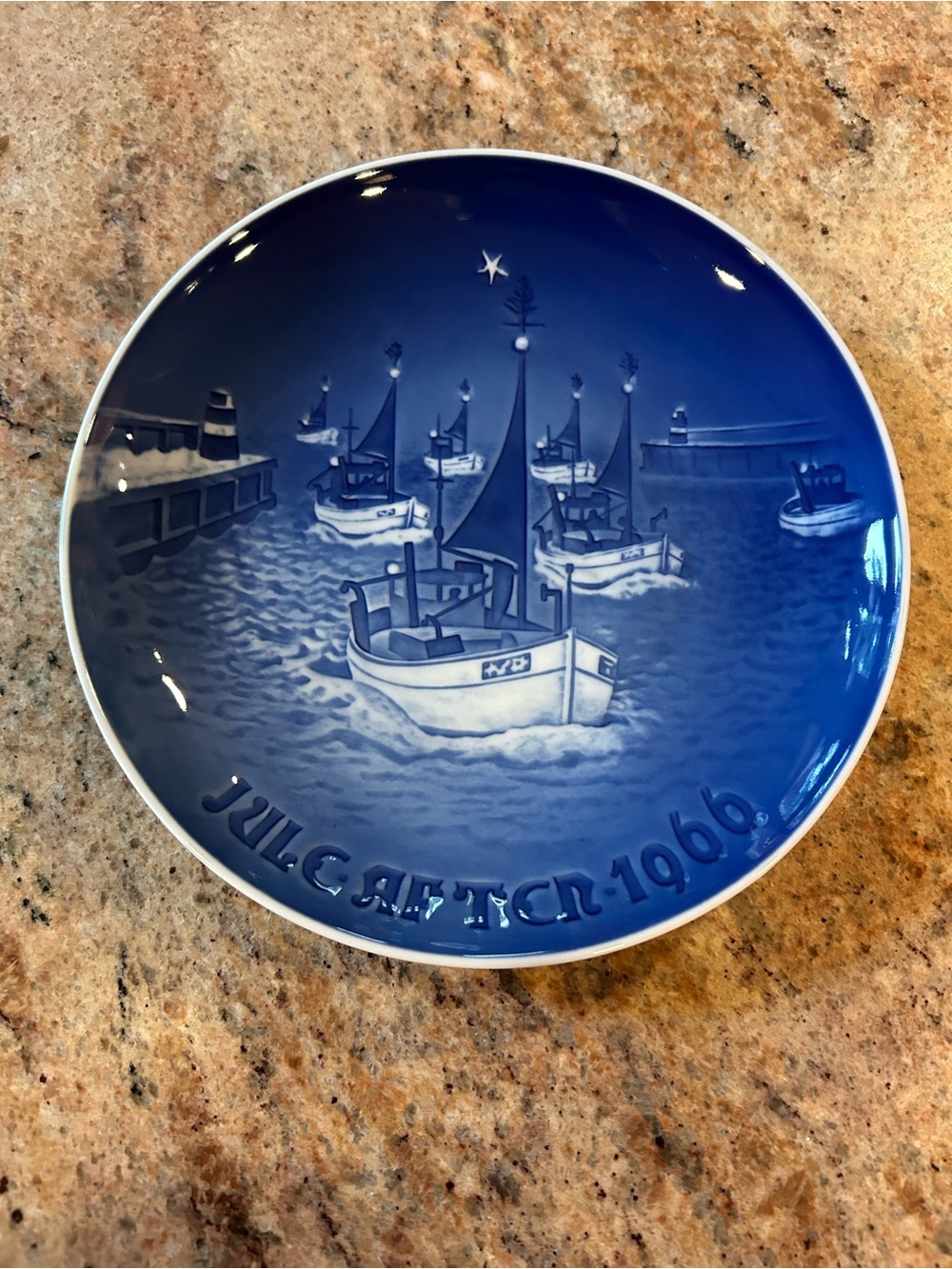 Bing&Grondahl “Hjem til Jul”Porcelain Christmas Eve Plate 1966 Made in Denmark